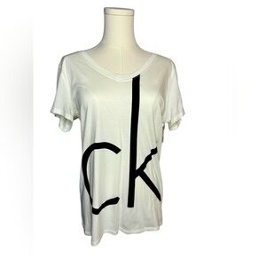 ~ NWT - Calvin Klein‎ Women's White V-Neck Top